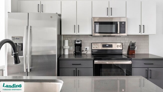 Building Photo - 715 Merritt Ave