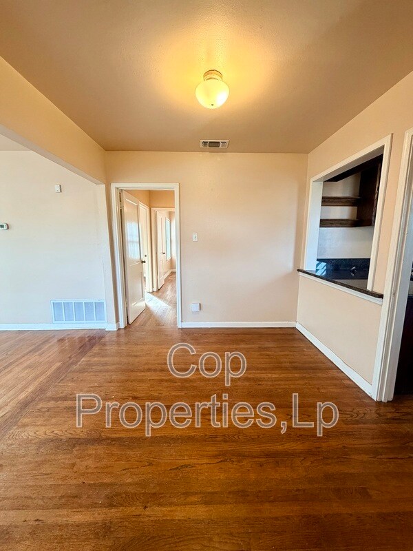 Foto del edificio - 118 Field Crest Dr