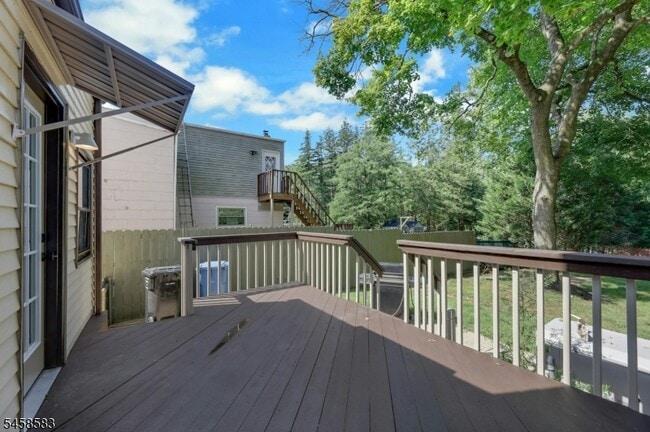 Building Photo - 405 Terhune Ave