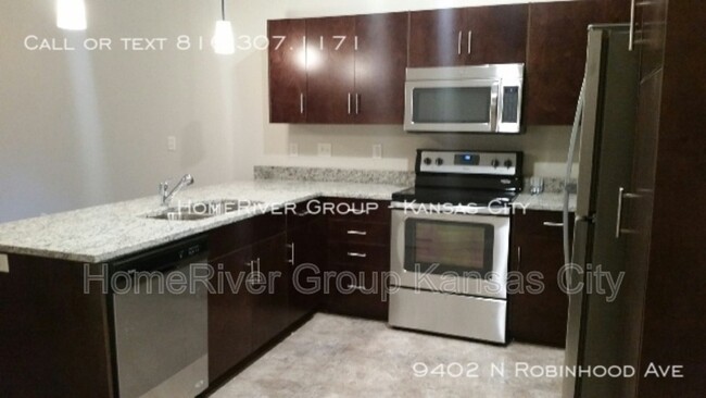 Building Photo - 9402 N Robinhood Ave