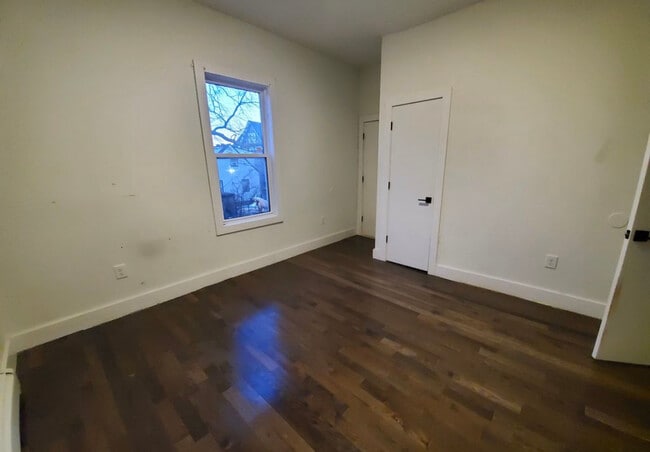 Building Photo - 14 Bayside Pl