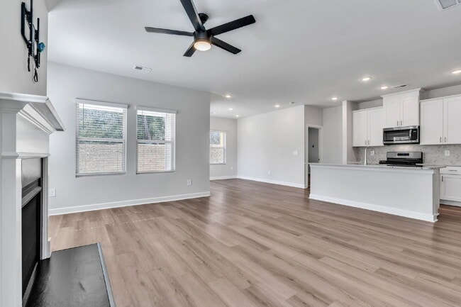 Foto del edificio - Like New 3BR/2BA Home is Woodruff, SC  **$1995/mo rent