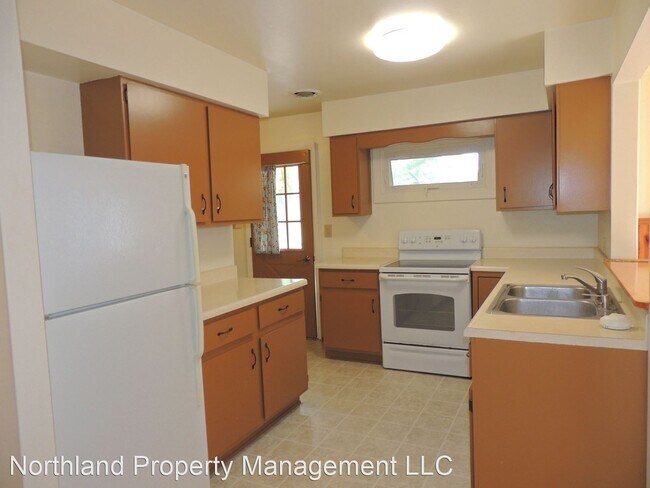 Building Photo - 3 br, 1 bath House - 12805 Sylvia Street