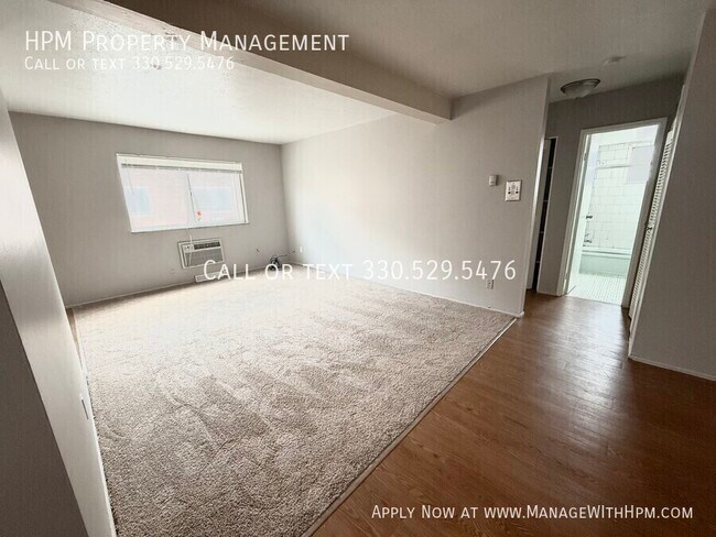 Foto del edificio - 16112 Maple Heights Blvd