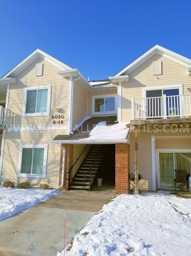 Foto del edificio - Two bedroom two bath condo.