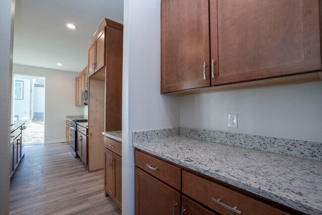 Building Photo - 104 Mohawk Cir