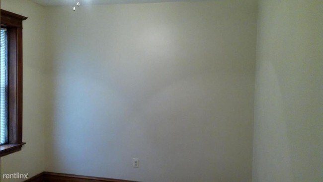 Foto del edificio - 1240 N Keeler Ave