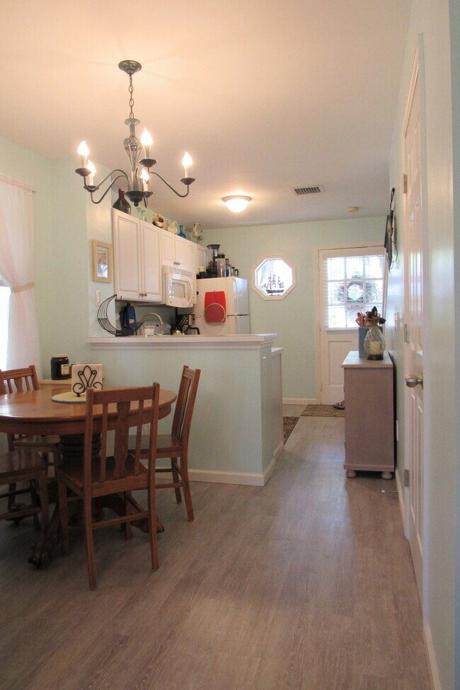 Foto del edificio - 6+ MONTH RENTAL-Temporarily discounted to ...