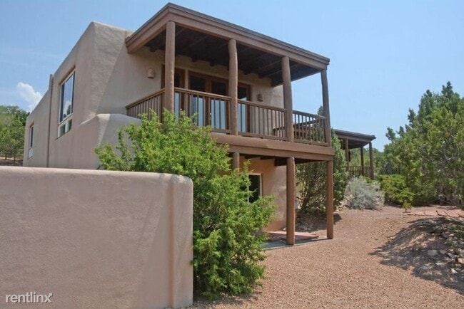 Building Photo - 4 br, 2 bath House - 815 Gonzales Rd