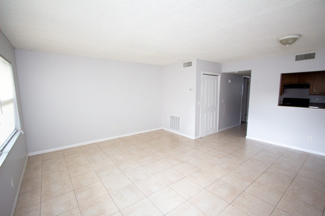 Building Photo - Wildwood Way