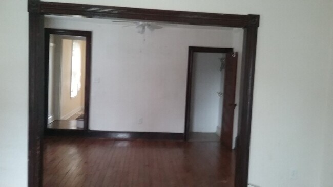 Foto del edificio - 818 Broadway