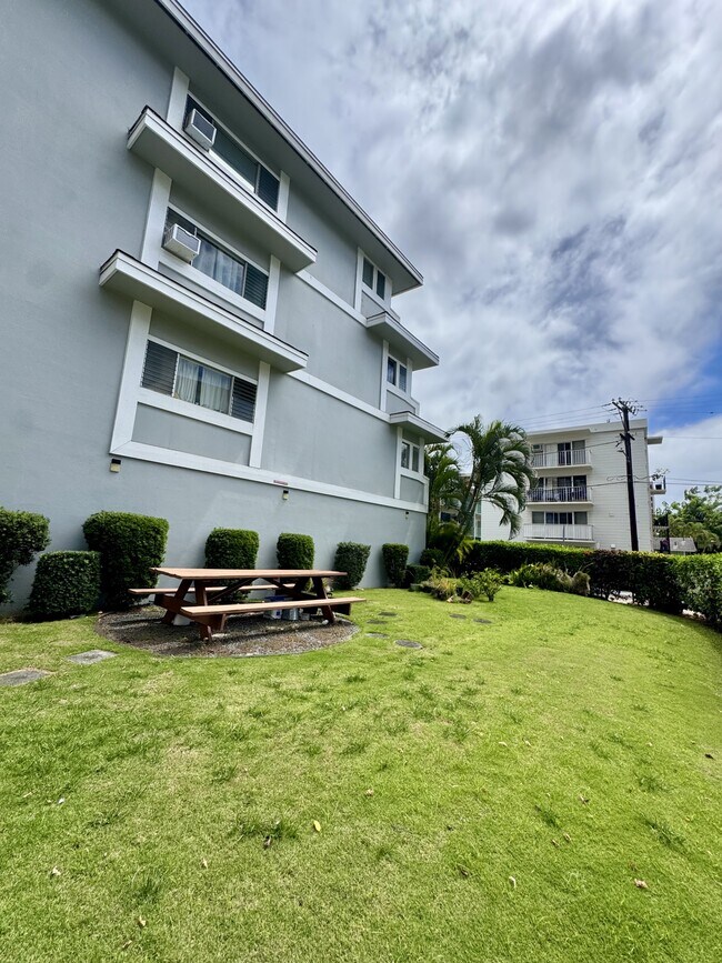 Foto del edificio - 1512 Halekula Way