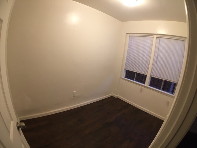 Foto del edificio - 7404 S Western Ave