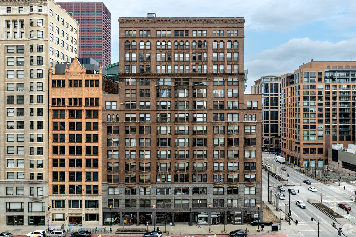 Primario - The Manhattan Building