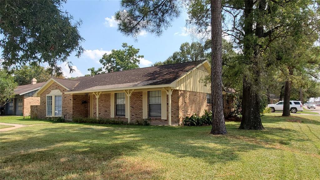 Primary Photo - 13902 Woodforest Blvd