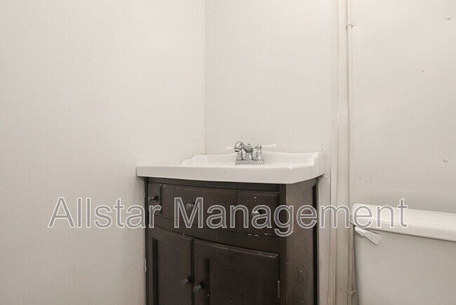 Foto del edificio - 3195 Whitethorn Rd