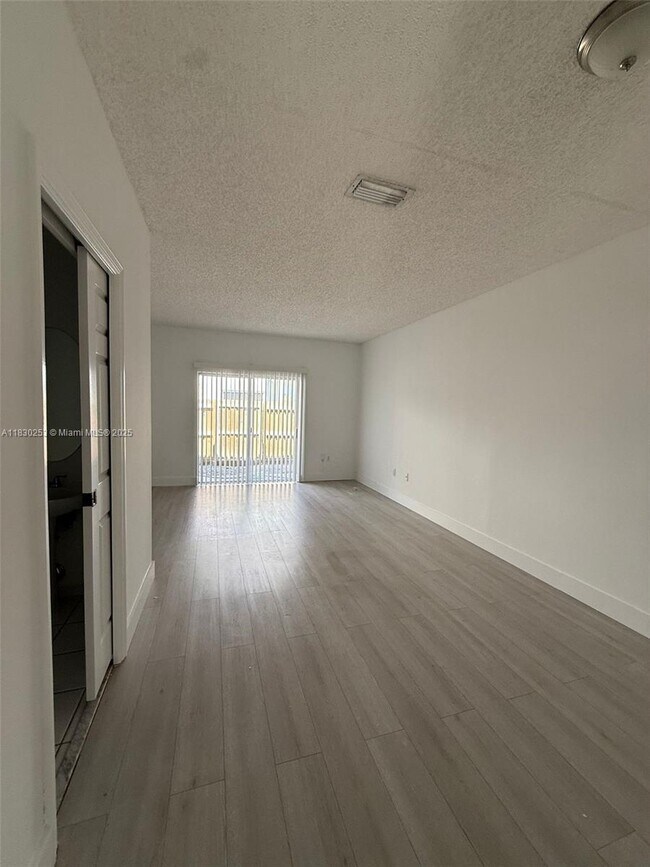 Foto del edificio - 2211 SE 23rd Terrace