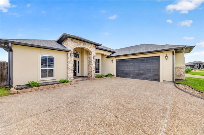 Building Photo - 2417 Badlands Dr
