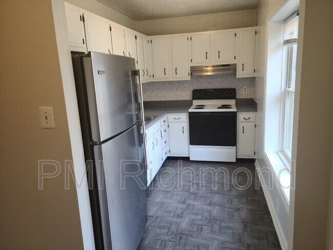 Building Photo - 442 Hickorywood Cir