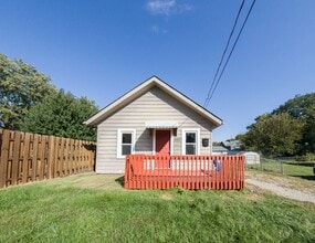 Building Photo - 1001 Maish Ave