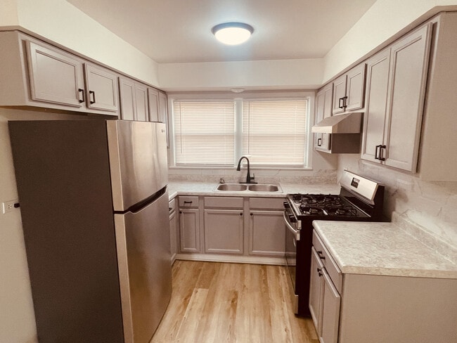 Foto del edificio - 8921 S Cottage Grove Ave