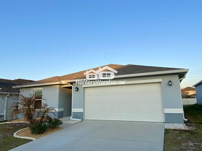 Building Photo - Ideally Located in Winter Haven 4/2 Ready Now!
