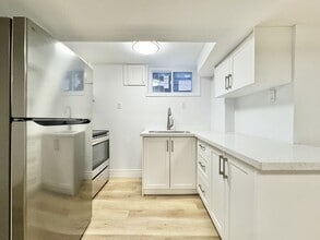 Building Photo - 136 Campbell Ave