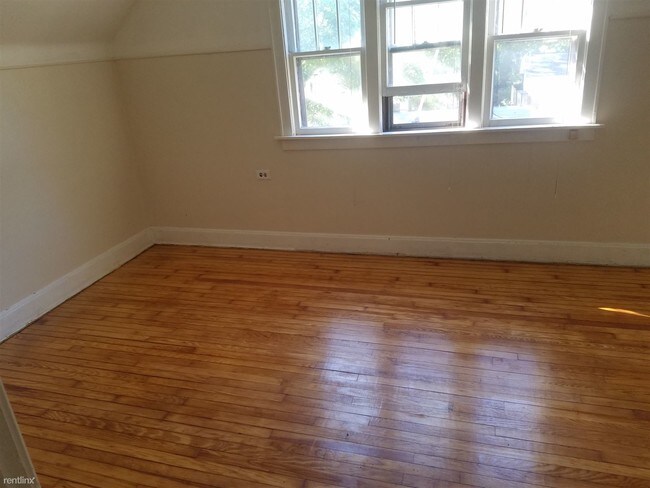 Building Photo - 2 br, 1 bath Apartment - 524 E Dale Ave Apt 2