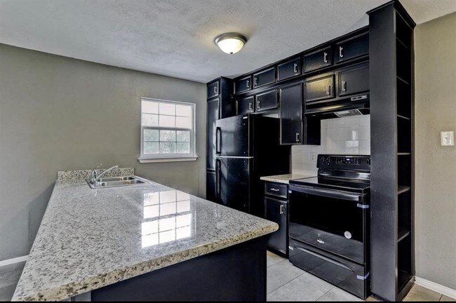 Foto del edificio - 1347 Greenoak Dr