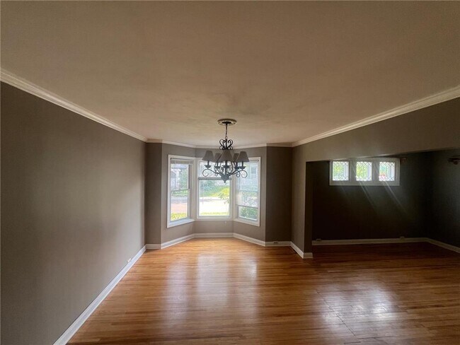 Foto del edificio - 4996 Stewart Ave