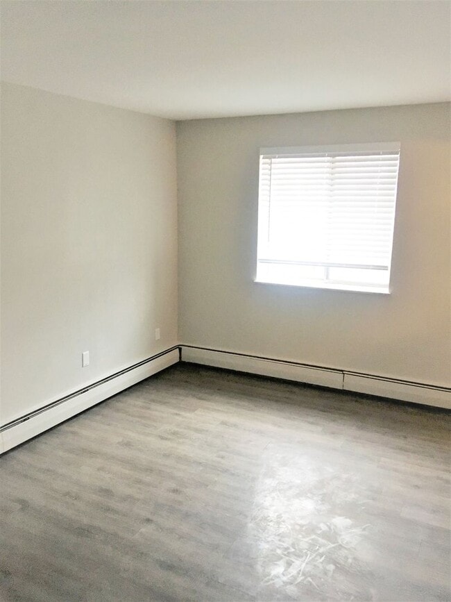 Interior Photo - The Pearl Apartments