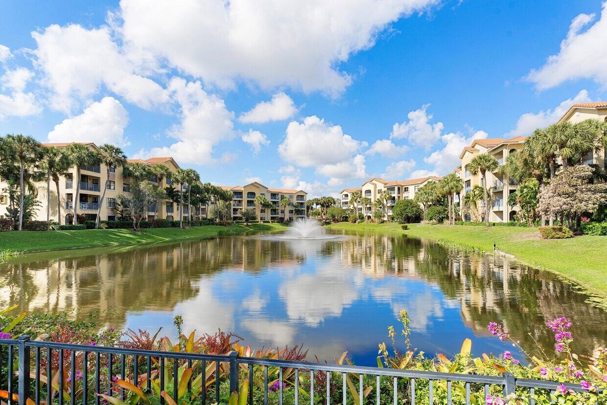 Foto principal - 700 Uno Lago Dr