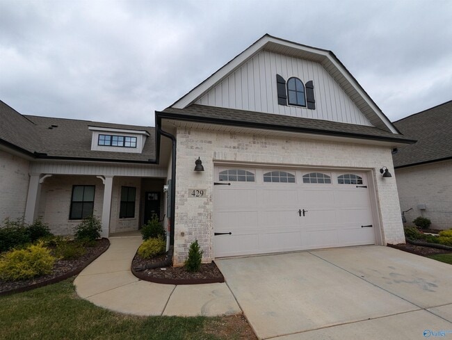 Building Photo - 429 Raleigh Elm Dr