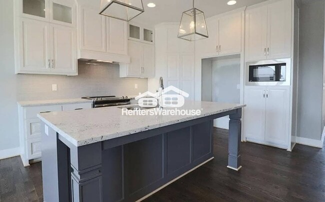 Foto del edificio - 548 SE Colonial Dr
