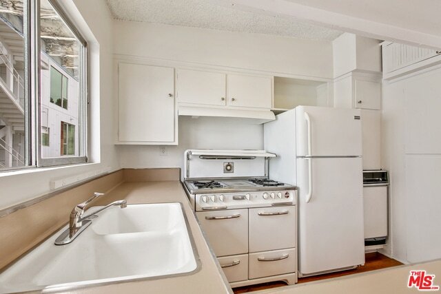 Foto del edificio - 941 N San Vicente Blvd