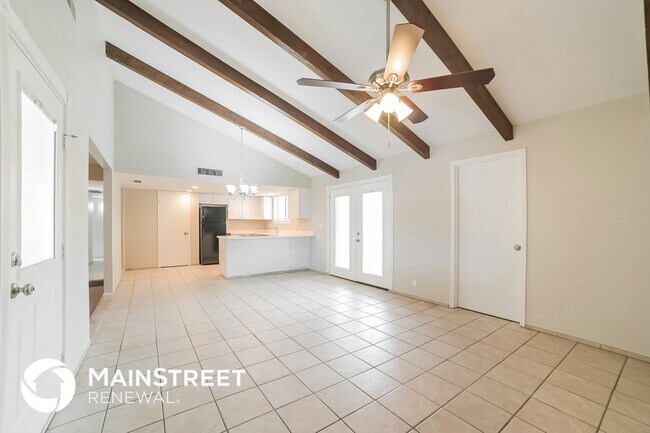 Foto del edificio - 2449 E Jerome Ave