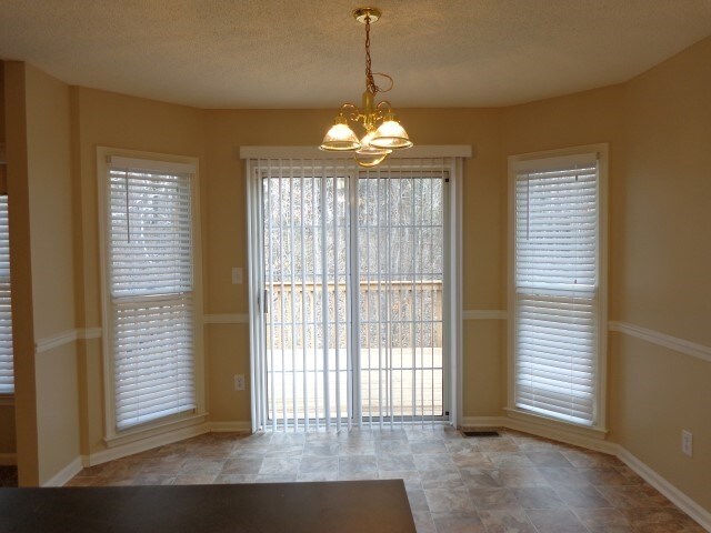 Foto del edificio - 1728 Victoria Way NW