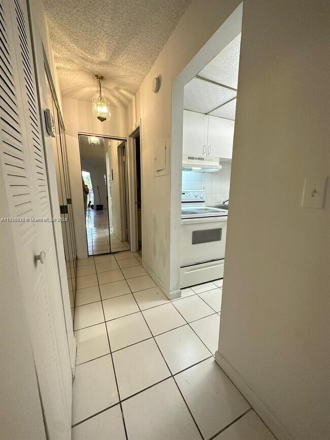 Foto del edificio - 291 NW 177th St