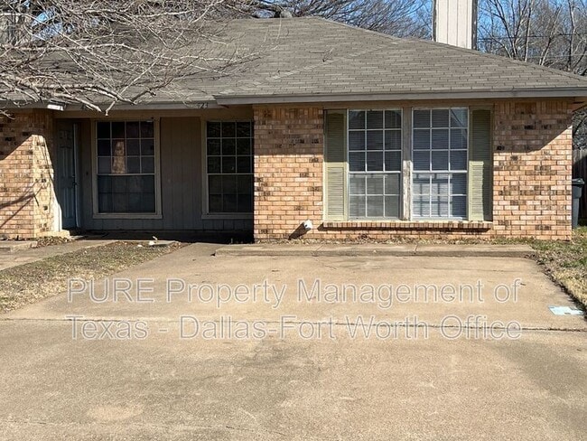 Foto del edificio - 423 Claire Ct