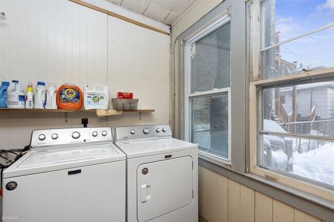 Foto del edificio - 2 br, 1 bath Condo - 1719 N Wood St Apt 1
