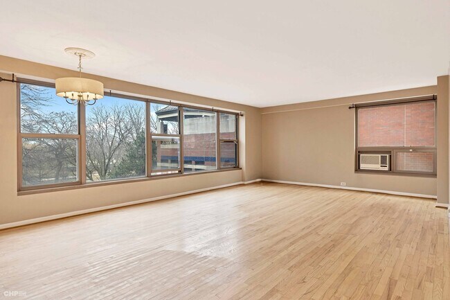 Building Photo - 2970 N Lake Shore Dr