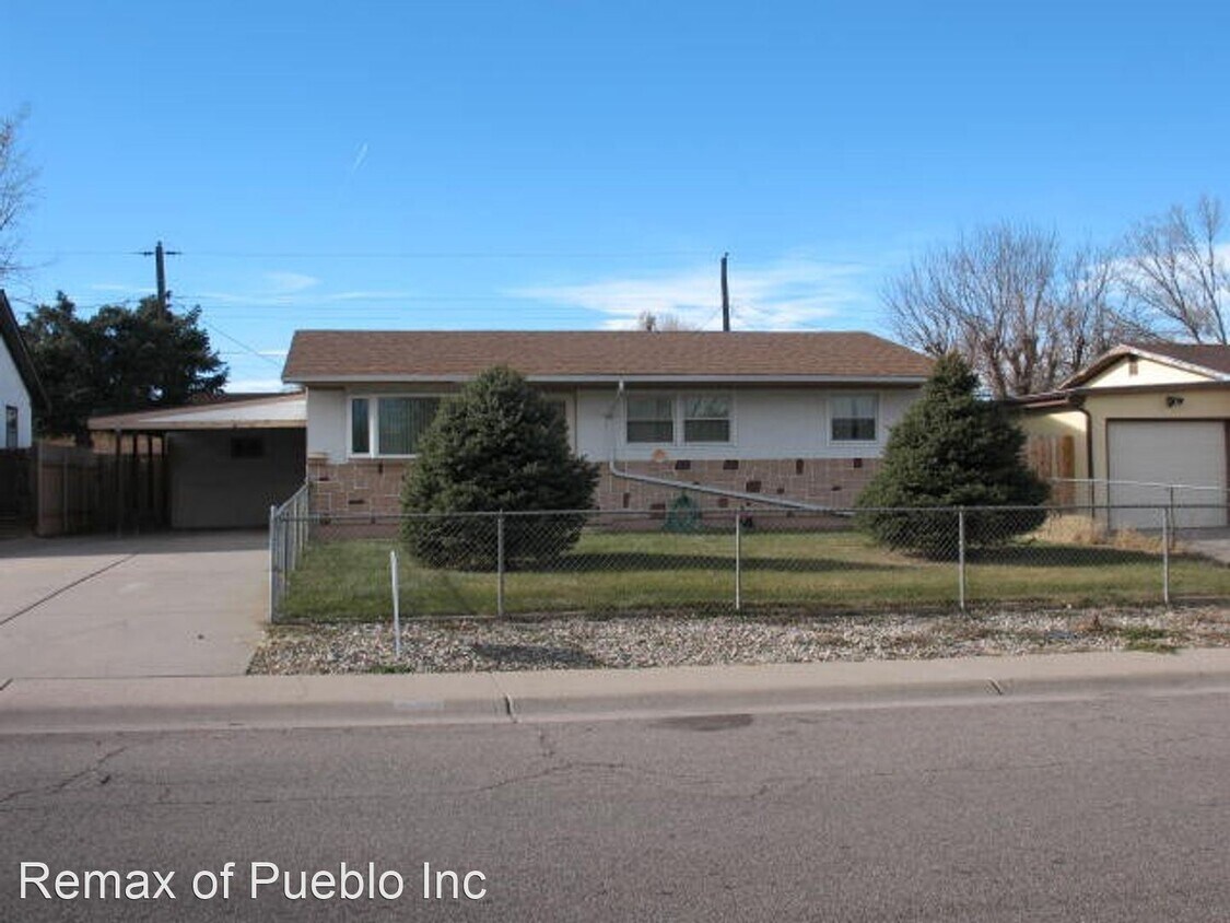 Primary Photo - 3 br, 1.5 bath House - 2039 RIDGEWOOD LANE