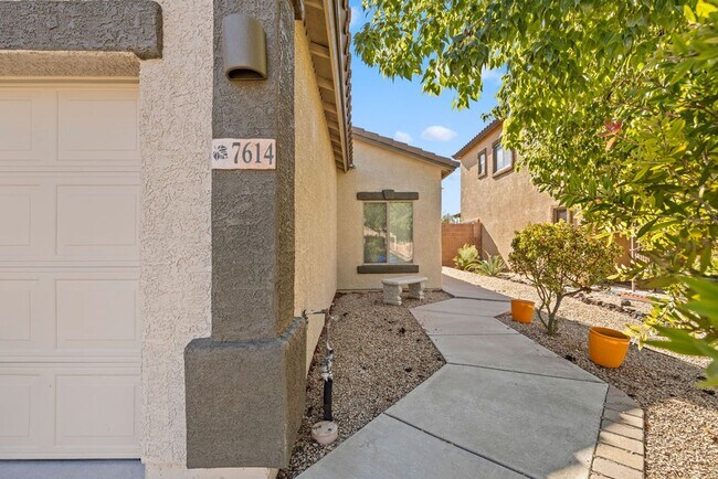 Building Photo - 3 Bedroom Home Located in Sycamore Park