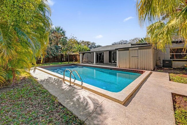 Building Photo - 145 Verbena Dr