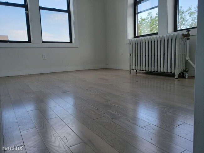 Building Photo - 6415 Broadway