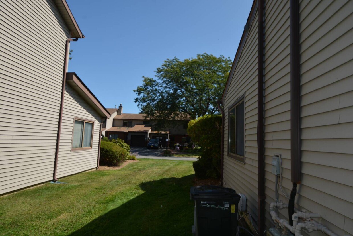 Foto del edificio - 539 Barberry Ln