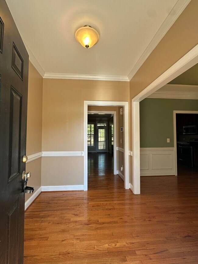 Building Photo - Carolina Lakes Gated Community!!