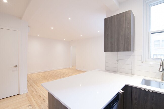 Photo du bâtiment - 2105 Rue Chomedey