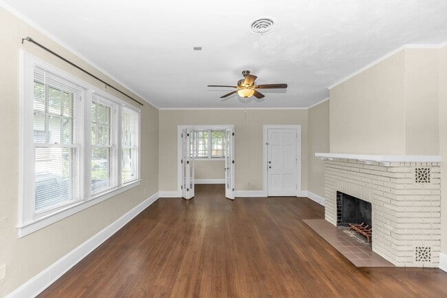 Building Photo - Renovated, 3/2 single family home in Historic Eola Heights district