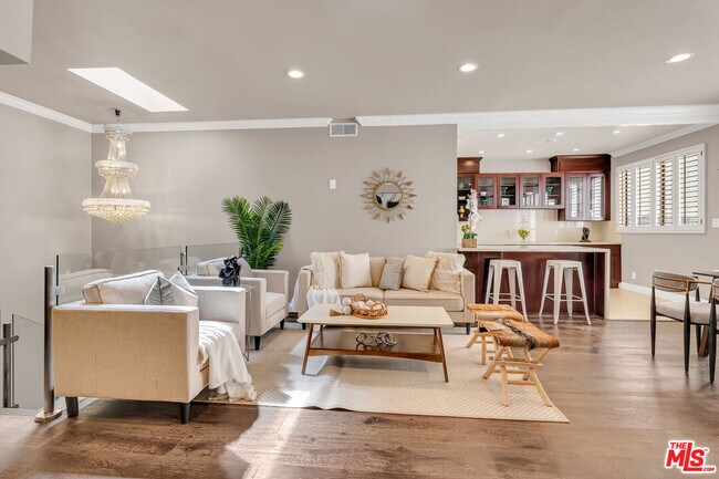 Foto del edificio - 2219 S Bentley Ave
